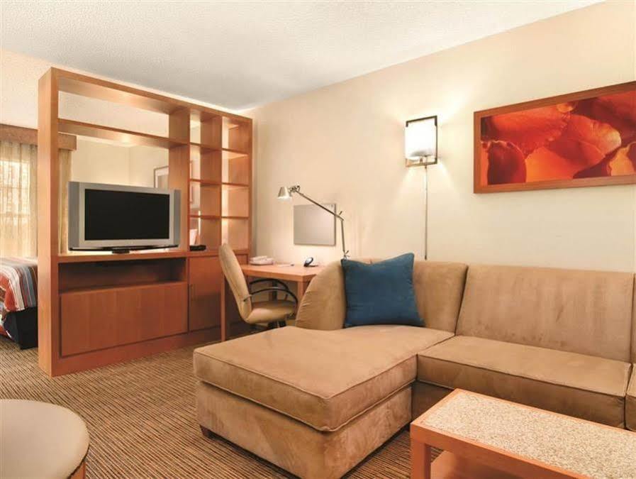 Hyatt House Houston/Energy Corridor Hotel Exterior photo